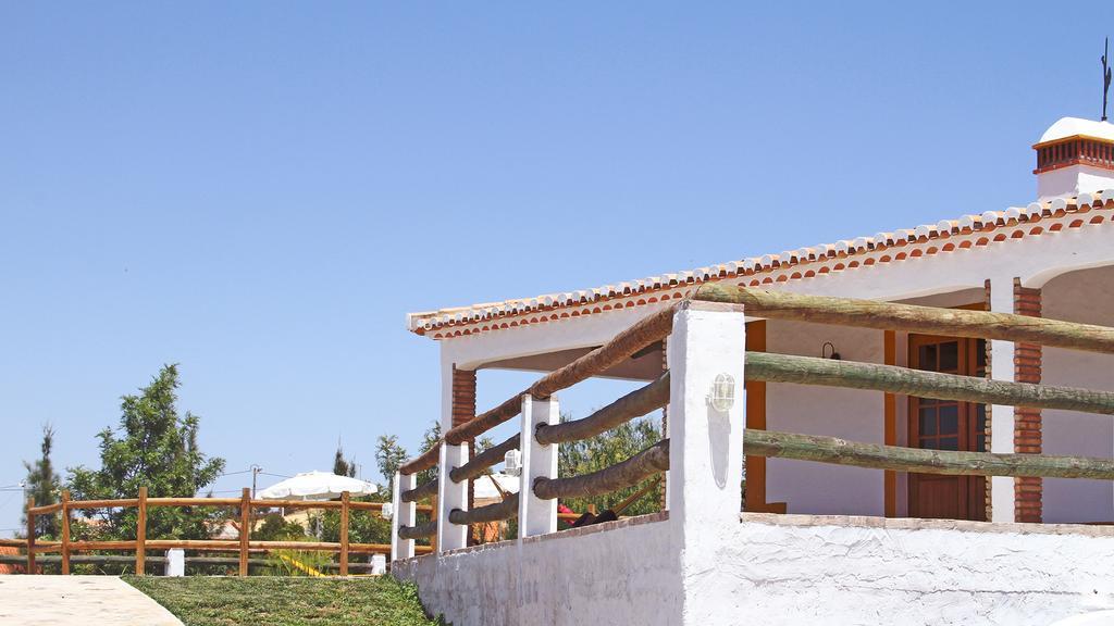 Horta Da Quinta Guest House แมร์โตลา ภายนอก รูปภาพ