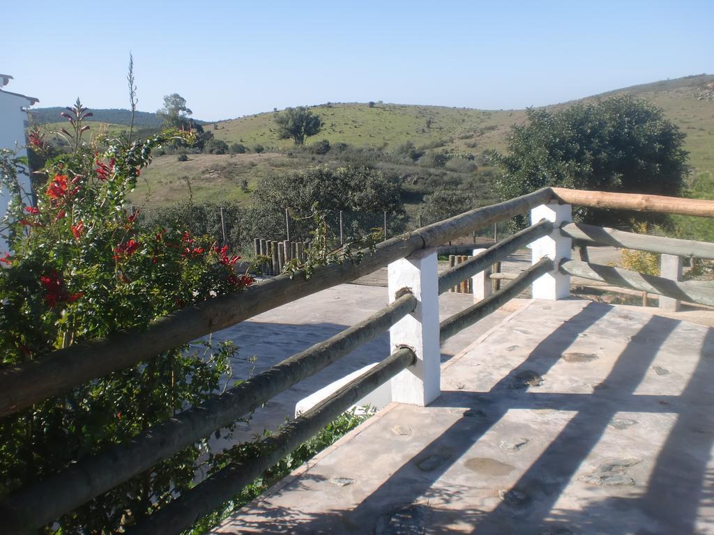 Horta Da Quinta Guest House แมร์โตลา ภายนอก รูปภาพ