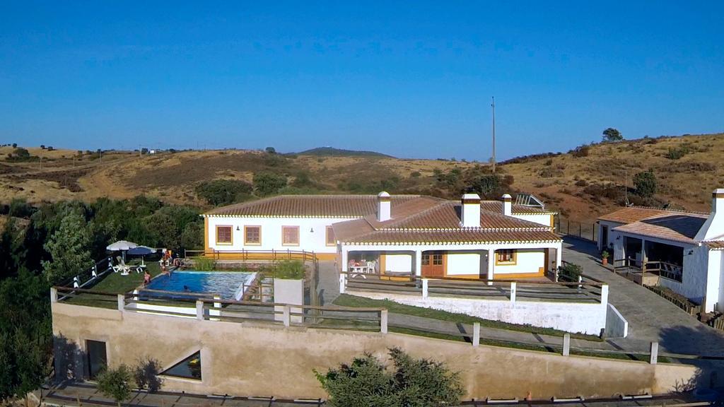 Horta Da Quinta Guest House แมร์โตลา ภายนอก รูปภาพ