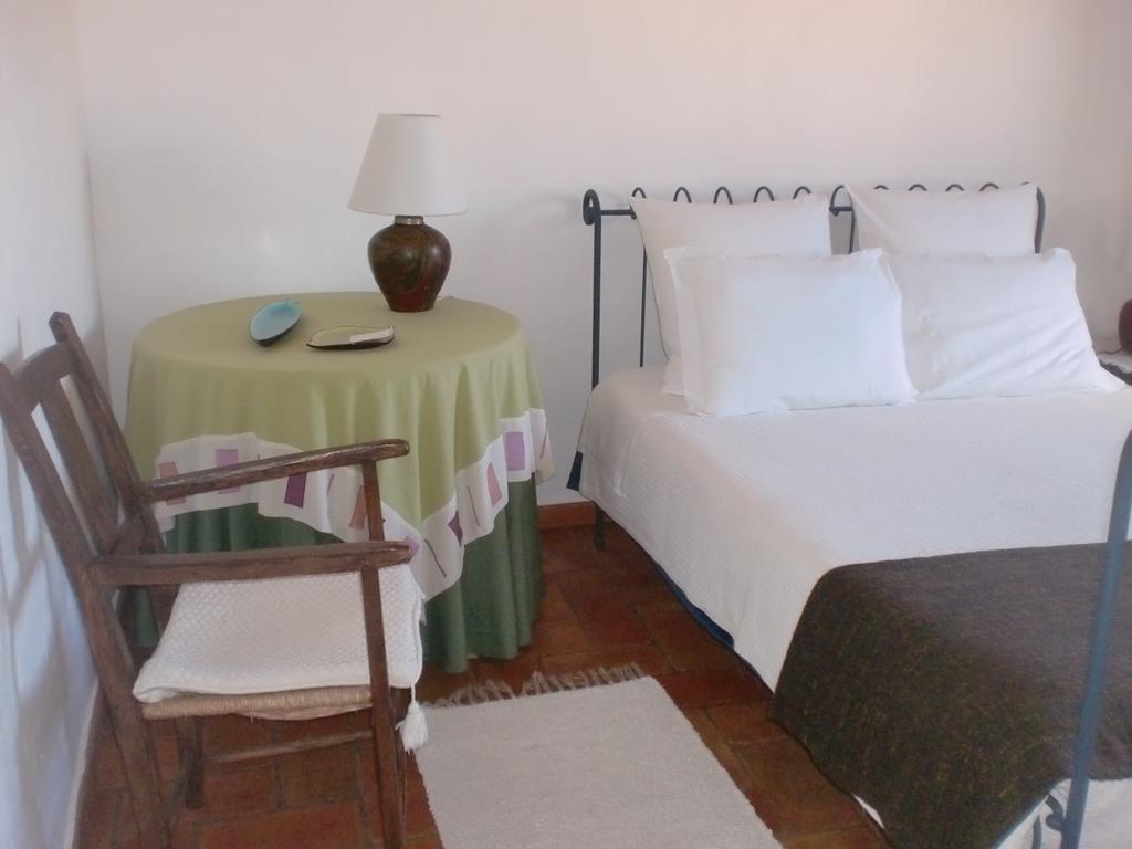 Horta Da Quinta Guest House แมร์โตลา ภายนอก รูปภาพ